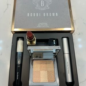 NIB Bobbi Brown Pretty Effortless Eye, Cheek, Lip Kit